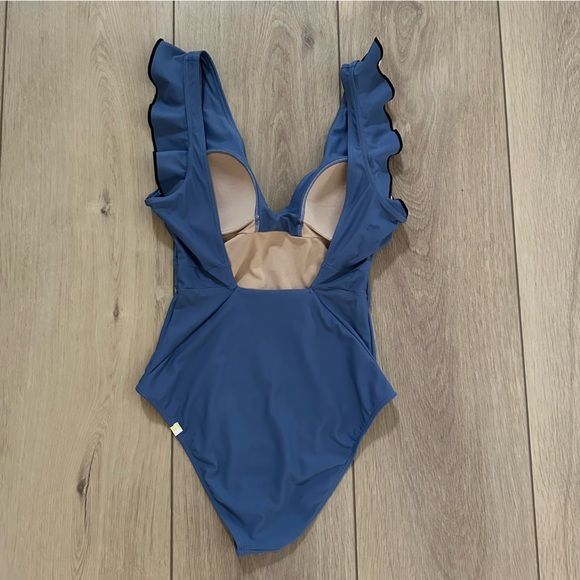 Summersalt Ruffled Backflip - Picture 5 of 8